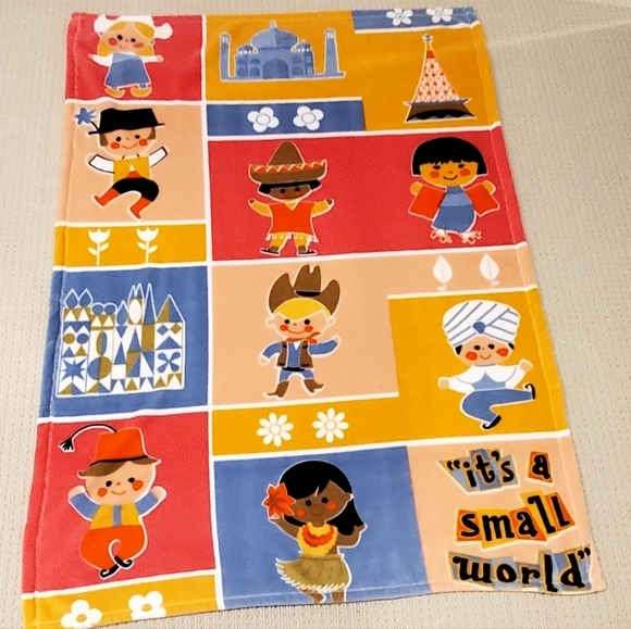 Disney Parks "It's A Small World"  Plush Throw Blanket, Colorblock 40"×60", New - Picture 2 of 15